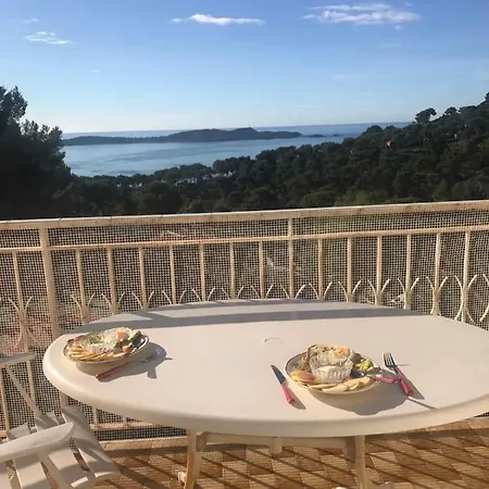 Apt With Pool And Balcony Апартаменты